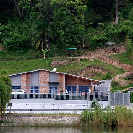 Spa Shallum Kibuye Luaran gambar