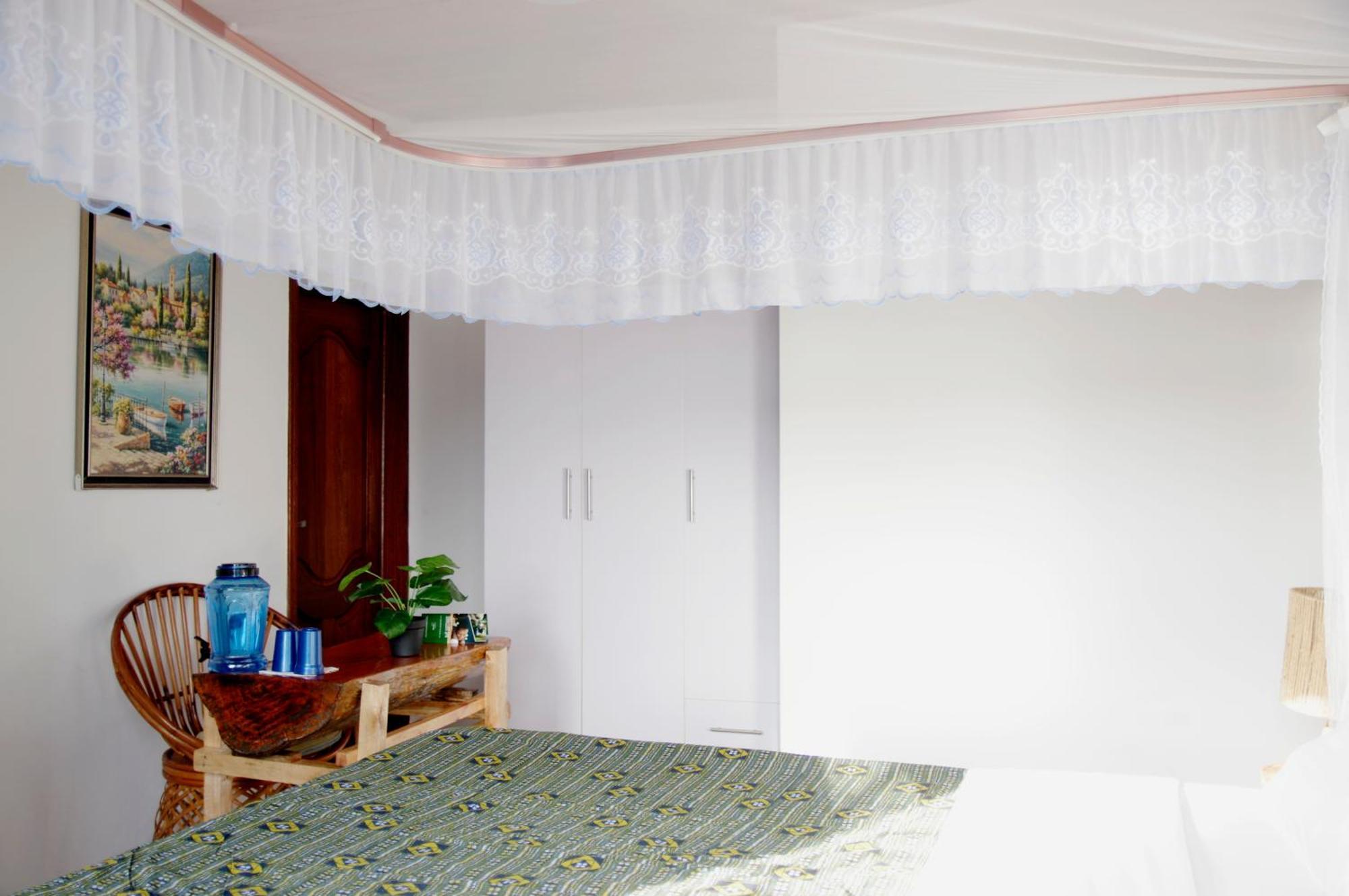 Spa Shallum Kibuye Luaran gambar